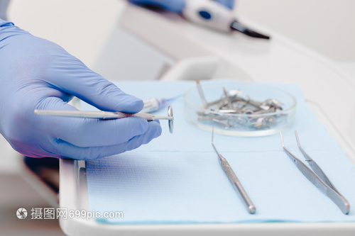 牙科器械 口腔醫(yī)生的得力助手與日?？谇恍l(wèi)生用品